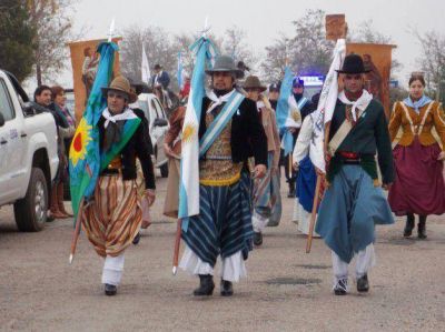 Un colorido desfile le dio marco al festejo por el D�a de la Independencia 