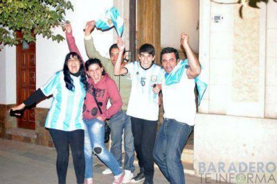 Baradero festej� el pase de Argentina a la final del Mundial