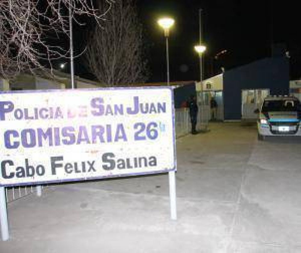 Un preso quebr� a un polic�a y se fug� de una comisar�a