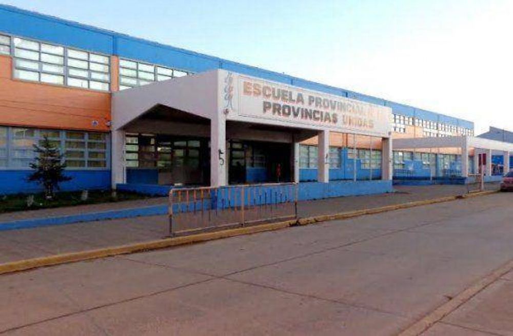 Denuncian alumno de 11 a�os amenaza a sus compa�eros con un arma blanca
