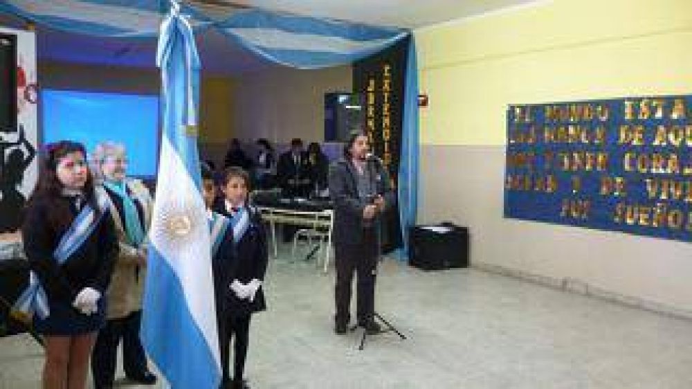 Inauguran jornada extendida en una escuela de Villa Cubas