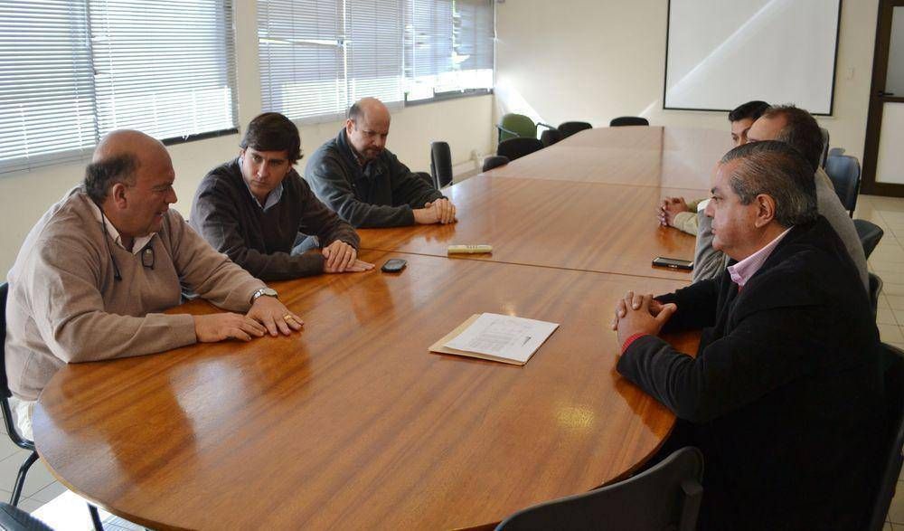 Cerrillos: Planifican la construcci�n de un destacamento policial y obras de saneamiento en Las Palmas�