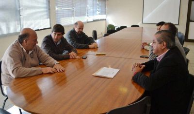 Cerrillos: Planifican la construcci�n de un destacamento policial y obras de saneamiento en Las Palmas�