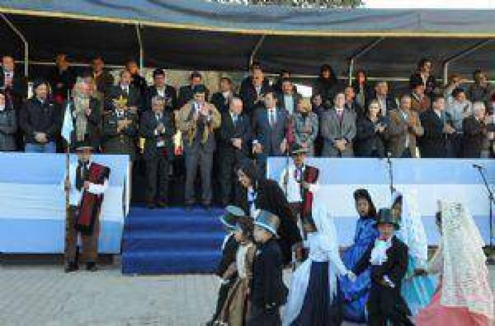 Urtubey conmemor� el D�a de la Independencia en Campo Santo