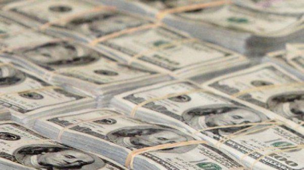 El d�lar oficial se mantiene estable a $ 8,16 y el paralelo a $12