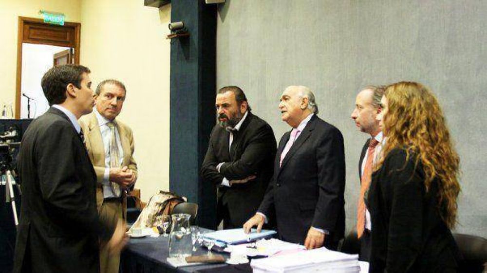 Cerrada defensa del jury a Campagnoli al presidente del tribunal