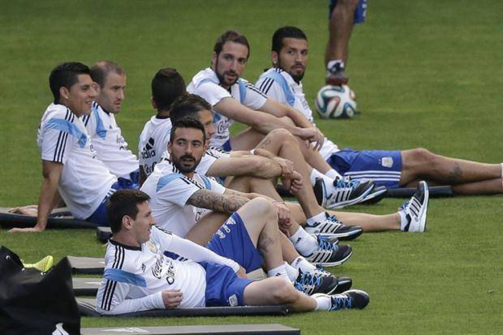 Tras vencer a Holanda, la selecci�n volvi� a entrenarse y ya mira la definici�n ante Alemania en el Maracan�