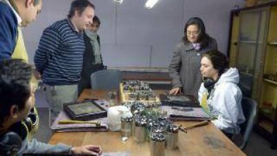 La gobernadora visit� la Escuela de Orfebrer�a