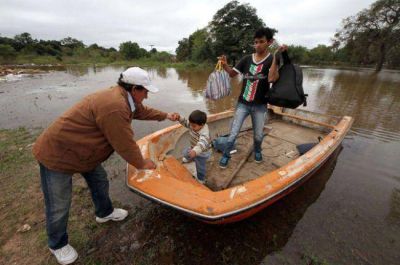 Alivio en las costas chaque�as por la bajante del Paran�