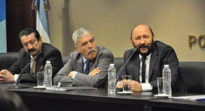 Anuncian la construcci�n del Gasoducto y de 1200 viviendas para los inundados