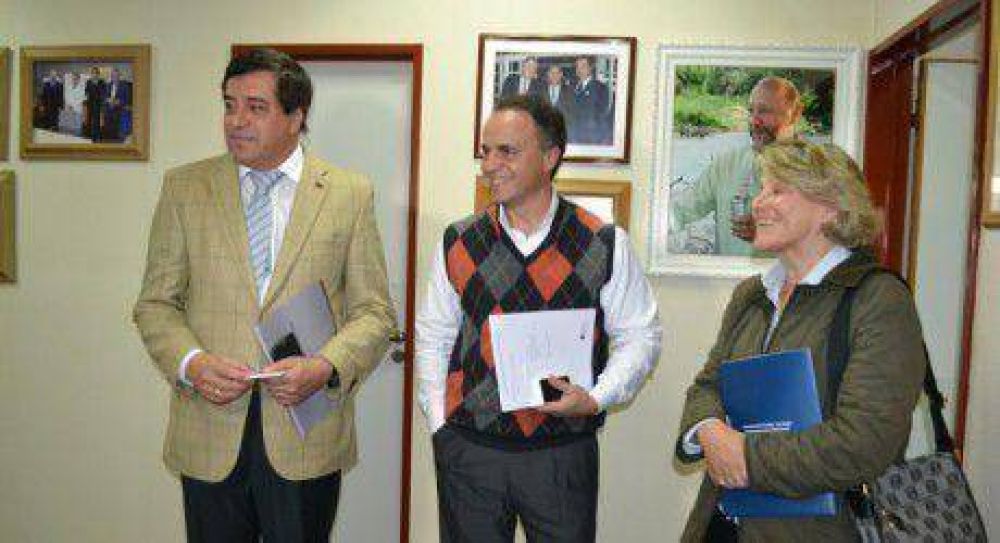 Avanza el trabajo conjunto con la CNEA para ofrecer opciones en el tratamiento del c�ncer