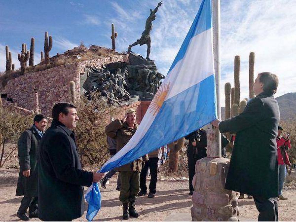 9 de Julio: conmemoraron el D�a de la Independencia en Humahuaca