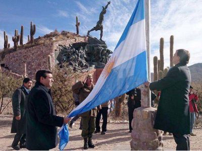 9 de Julio: conmemoraron el D�a de la Independencia en Humahuaca