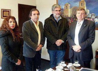 Solicitan urgente reuni�n por agresi�n a periodista