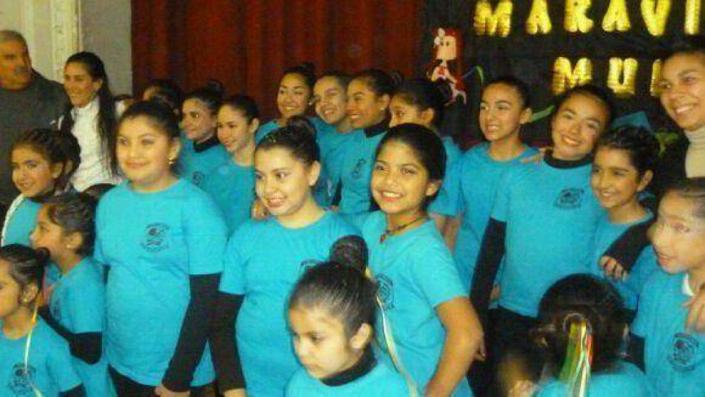 Con una gran concurrencia de publico realizo la apertura de la escuela de gimnasia ritmica Sipas Cuna