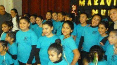 Con una gran concurrencia de publico realizo la apertura de la escuela de gimnasia ritmica Sipas Cuna