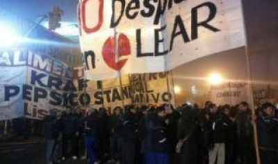 Trabajadores de Lear se concentran en Panamericana con el objetivo de ingresar a la empresa
