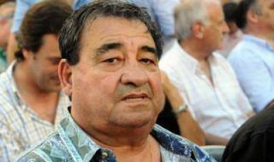 3 de Febrero: Denuncian a Curto por irregularidades en una licitaci�n