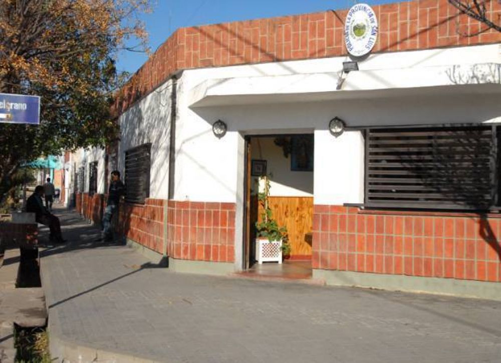 Castigan a los pap�s de chicos que hicieron da�o en una plaza