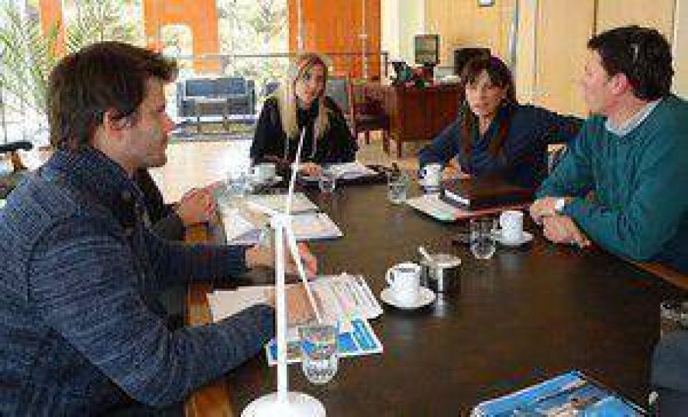 La ministra Hissa se reuni�n con Petrino