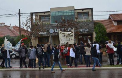 Docentes concretan la desafiliaci�n a UTELPA