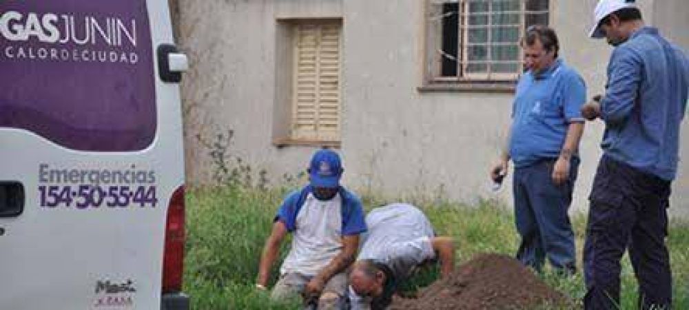 Se efectivizan las obras de gas natural en los barrios