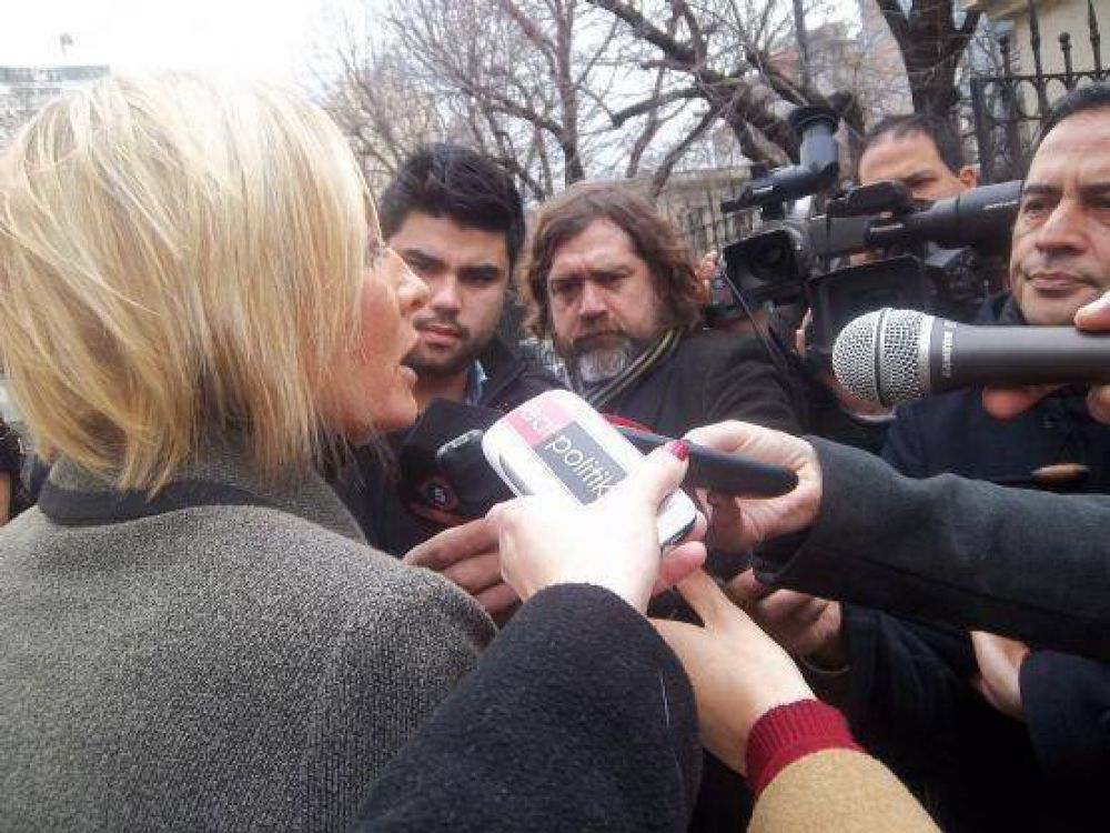 M�nica L�pez: �El gobernador debe dar un n�mero fehaciente de la cantidad de muertes que hubo el 2 de abril�