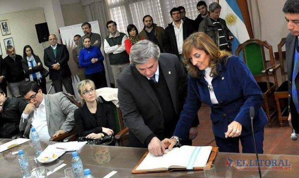 Asumieron el vicerrector y secretarios de la Unne