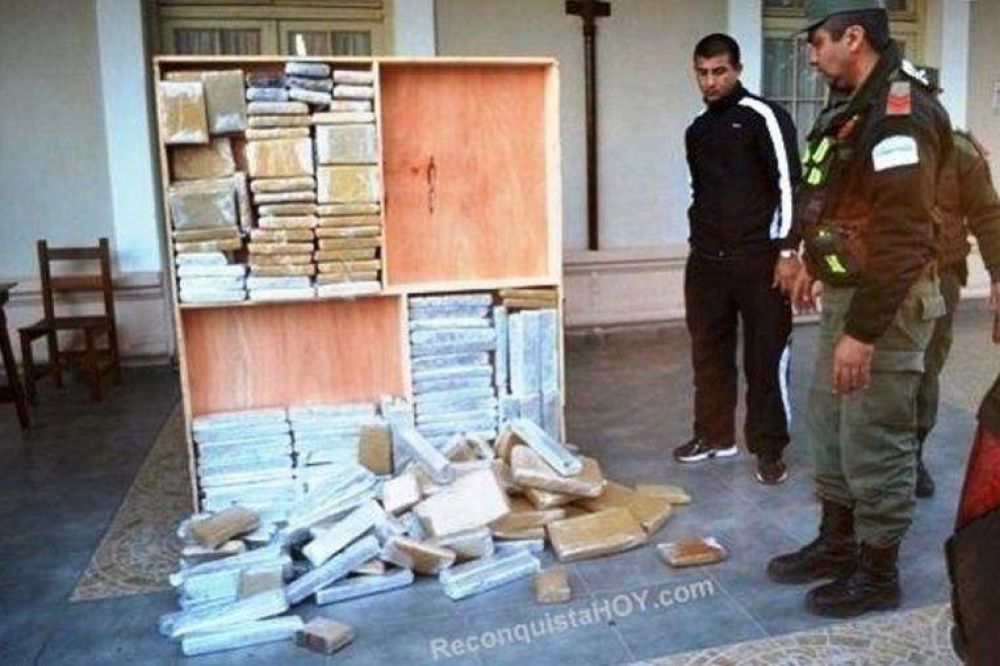 Simulaban una mudanza, pero llevaban un cargamento de marihuana