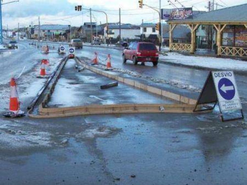 Vecinos piden soluci�n al problema vehicular que se genera en el acceso