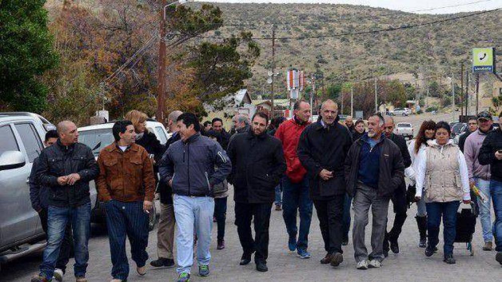 El Gobernador comprometi� apoyo econ�mico a instituciones de Puerto Pir�mides