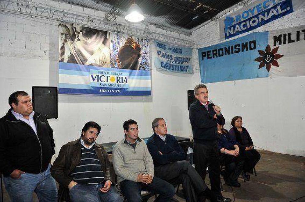 Rossi encabez� un acto del Frente para la Victoria en San Miguel
