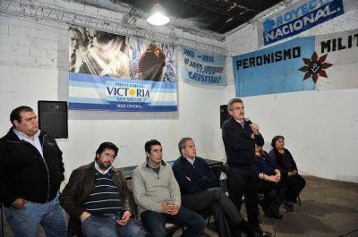 Rossi encabez� un acto del Frente para la Victoria en San Miguel