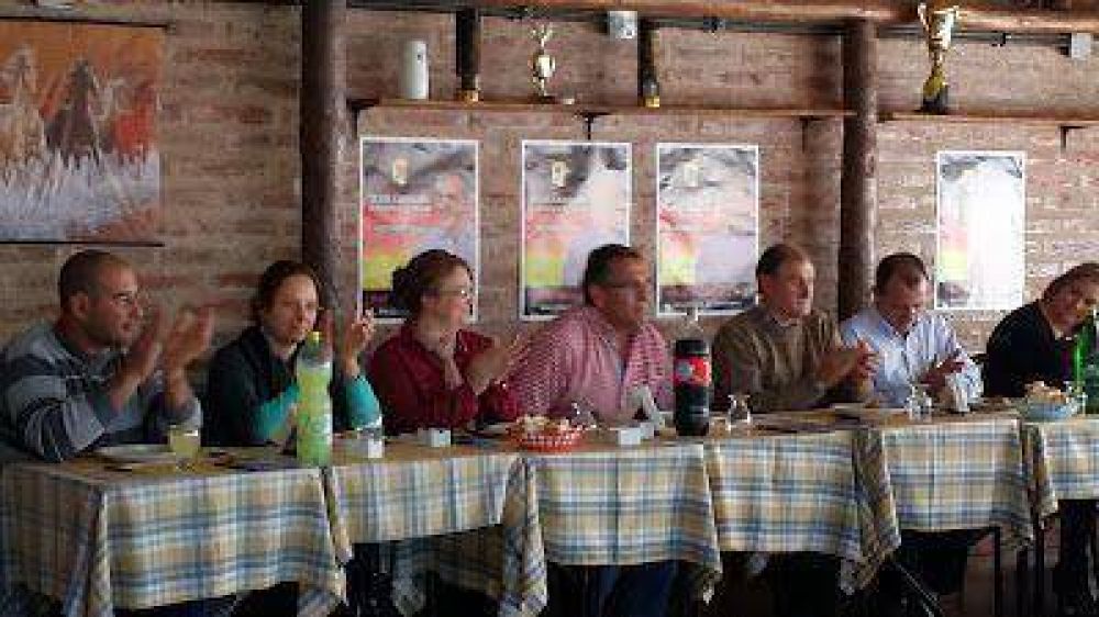 Con dirigentes de la regi�n, el espacio de Jes�s Cariglino present� referentes en Gral. Pinto