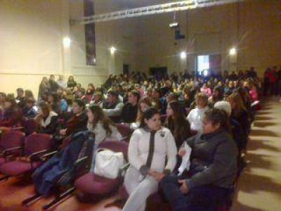 Santalla: �Debemos ser de las pocas municipalidades que le apuesta y muy fuerte a la educaci�n�