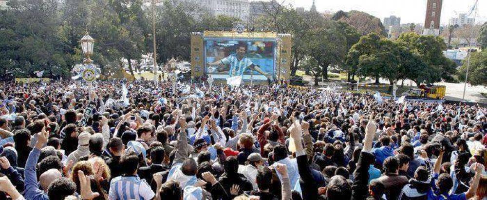 Las pantallas gigantes se encienden para la gran final del Mundial