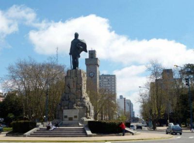 Usar�n pintura antigraffiti sobre el monumento al General San Mart�n