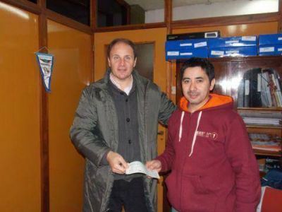El diputado Santiago entreg� subsidios a escuelas