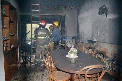  Se incendi� una vivienda. Una persona herida