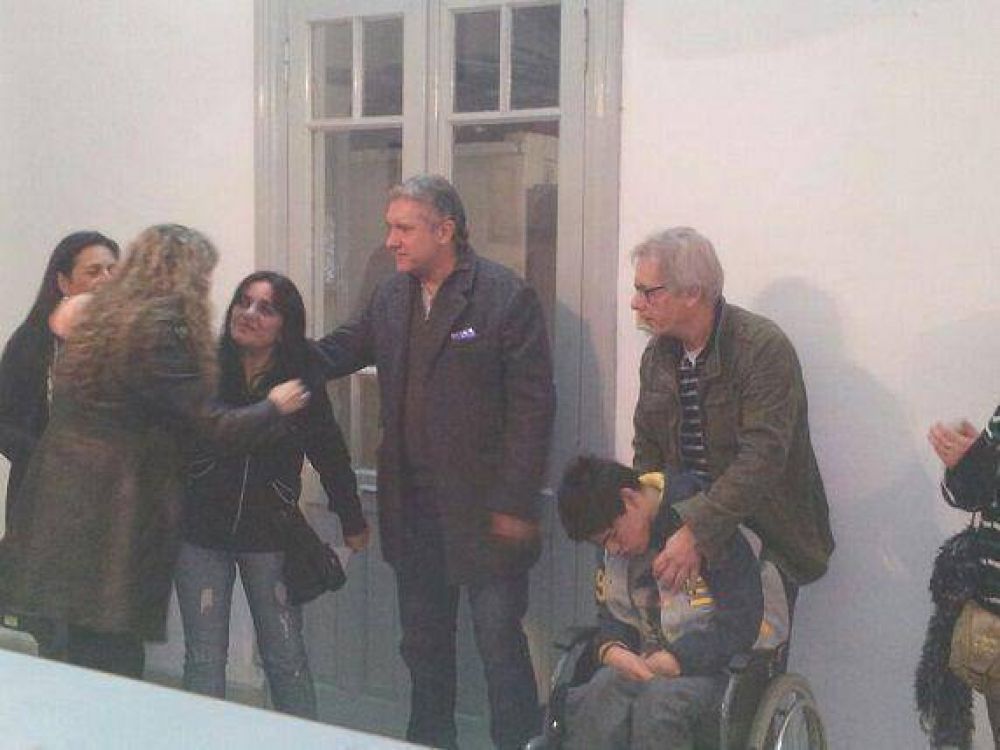 EL SENADOR PALLARES ENTREGO SUBSIDIOS Y LLAMO A LA SOLIDARIDAD