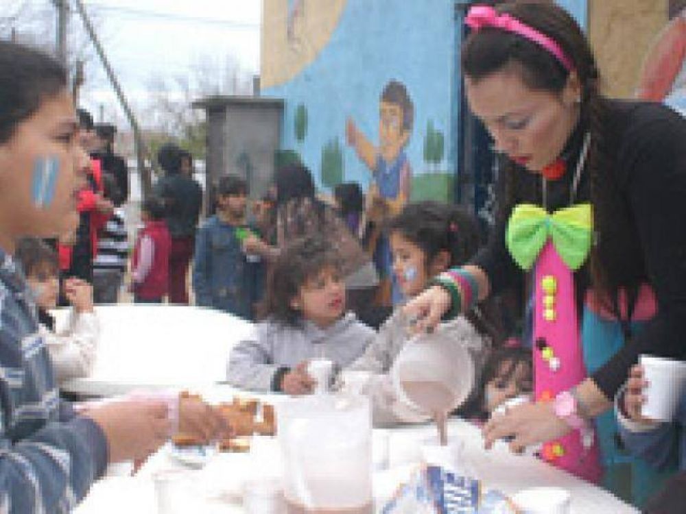 La sonrisa de los ni�os en el Comedor Caritas Sucias