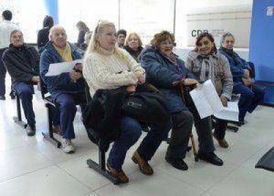 Lomas: facilitan a los adultos mayores la gesti�n del DNI