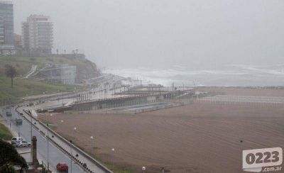 Un s�bado gris y con lluvias en Mar del Plata