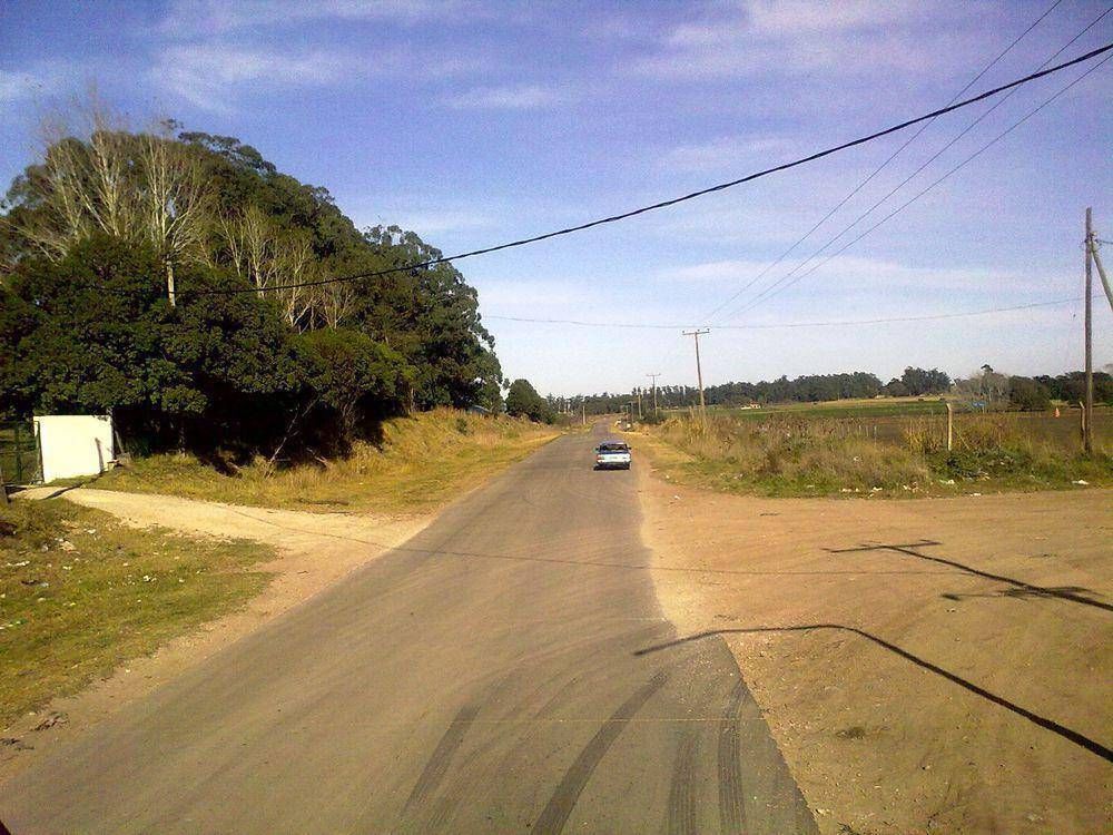 Camino viejo a Miramar: Picadas, baches y autos robados y quemados