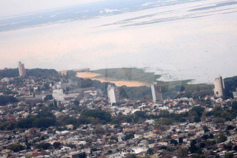El r�o Paran� lleg� al nivel de alerta de 5,30 metros este mediod�a en el puerto de Santa Fe