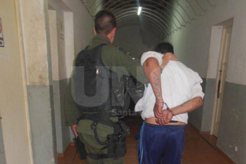 Detienen a un ladr�n que intentaba ingresar a la Parroquia San Antonio de Padua