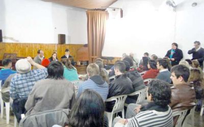 Estudiantes presentaron su muestra de trabajos