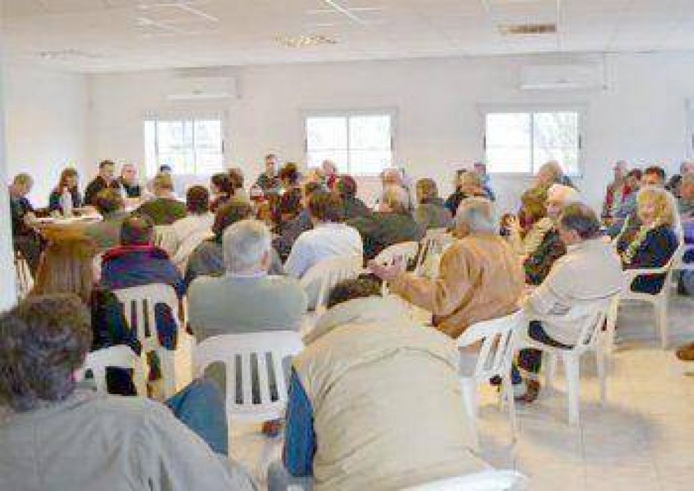 La UCR ratific� voluntad de ampliar el frente Unen
