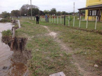 El avance del r�o Paran� amenaza a la localidad de Lavalle