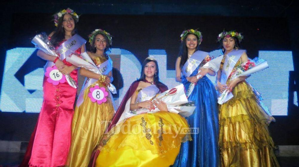 Ayel�n fue coronada reina del Secundario N�2